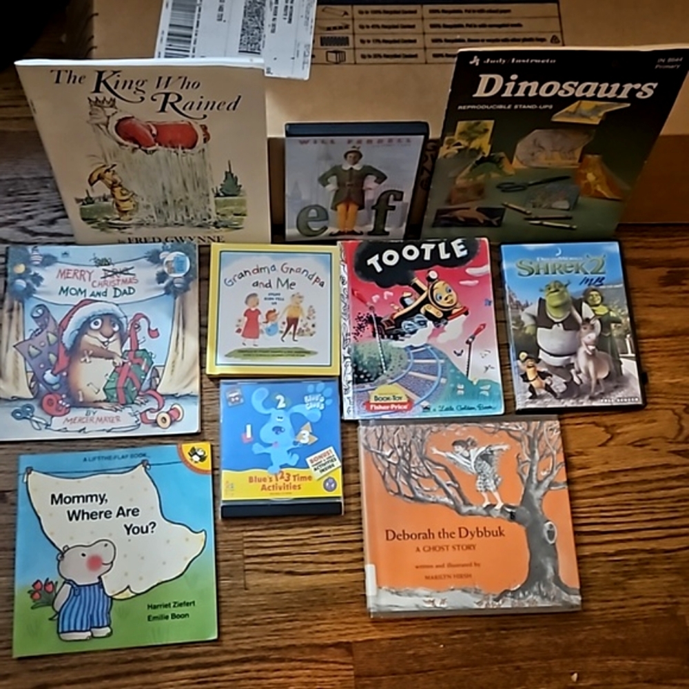 BUNDLE OMLY 70s - 80s collectible rare mint condition  children's books movies